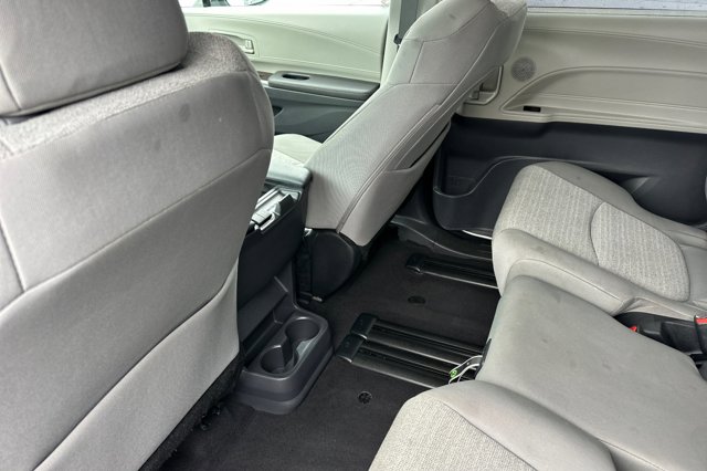 Vehicle image 12 of 29