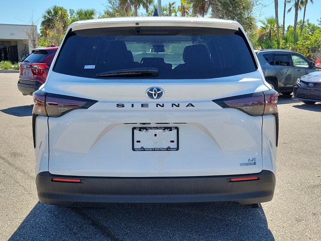 Vehicle image 7 of 31