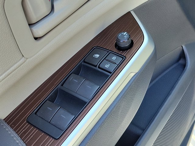 Vehicle image 26 of 31
