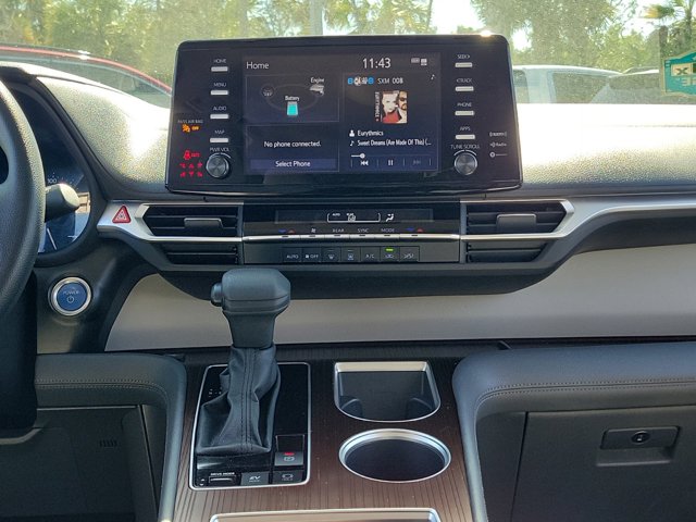 Vehicle image 21 of 31