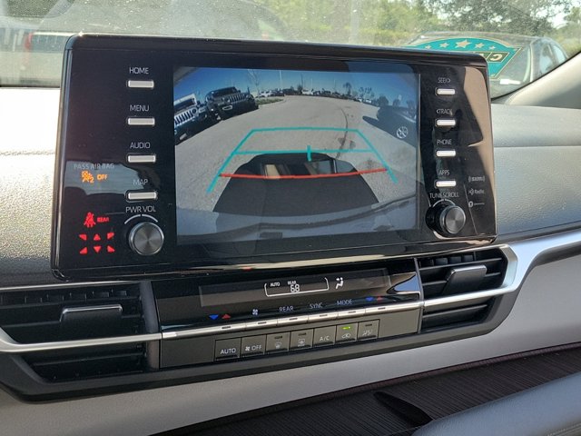 Vehicle image 28 of 31