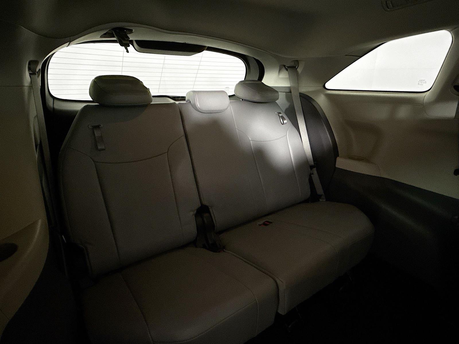 Vehicle image 42 of 47