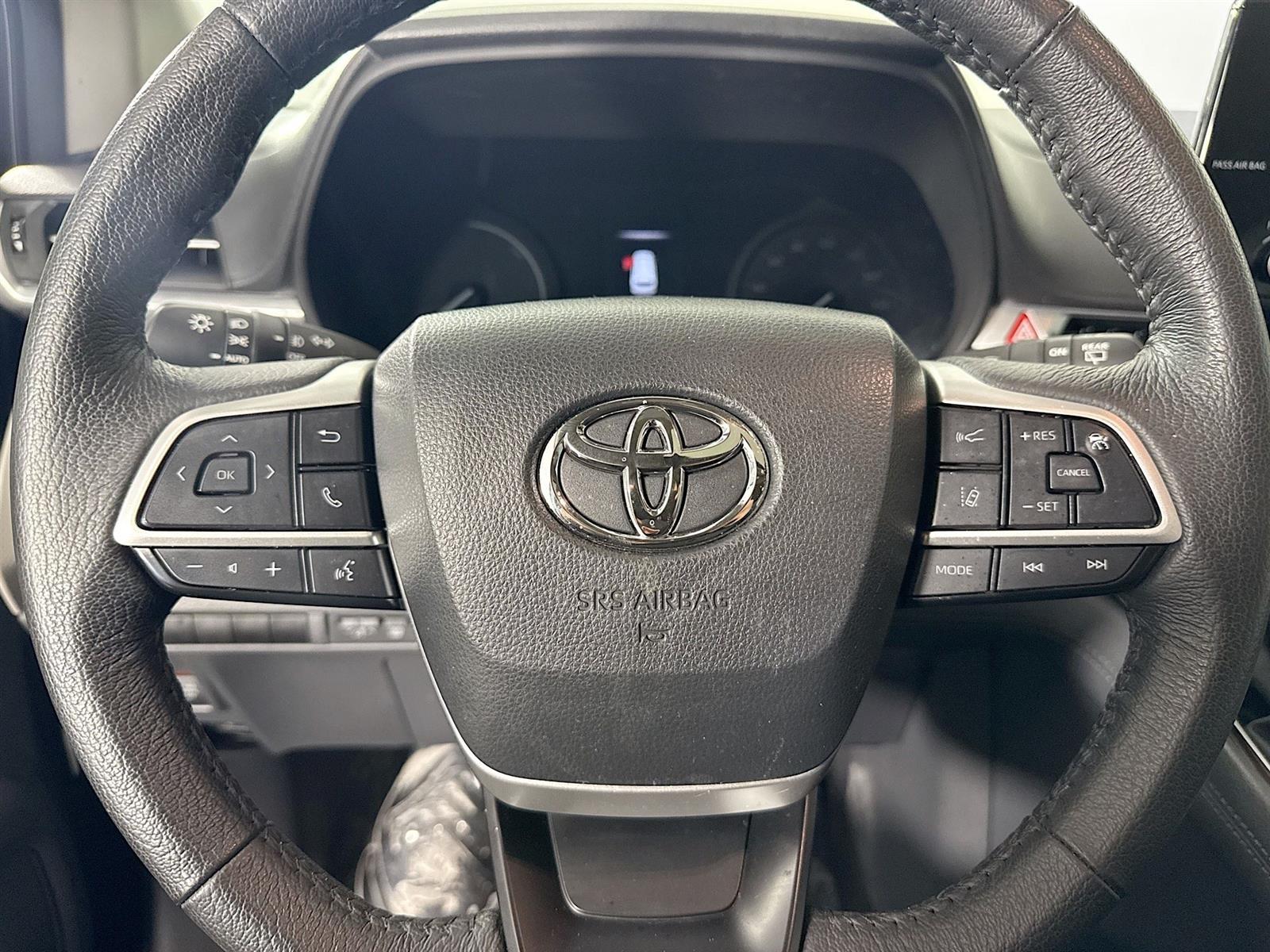 Vehicle image 18 of 47