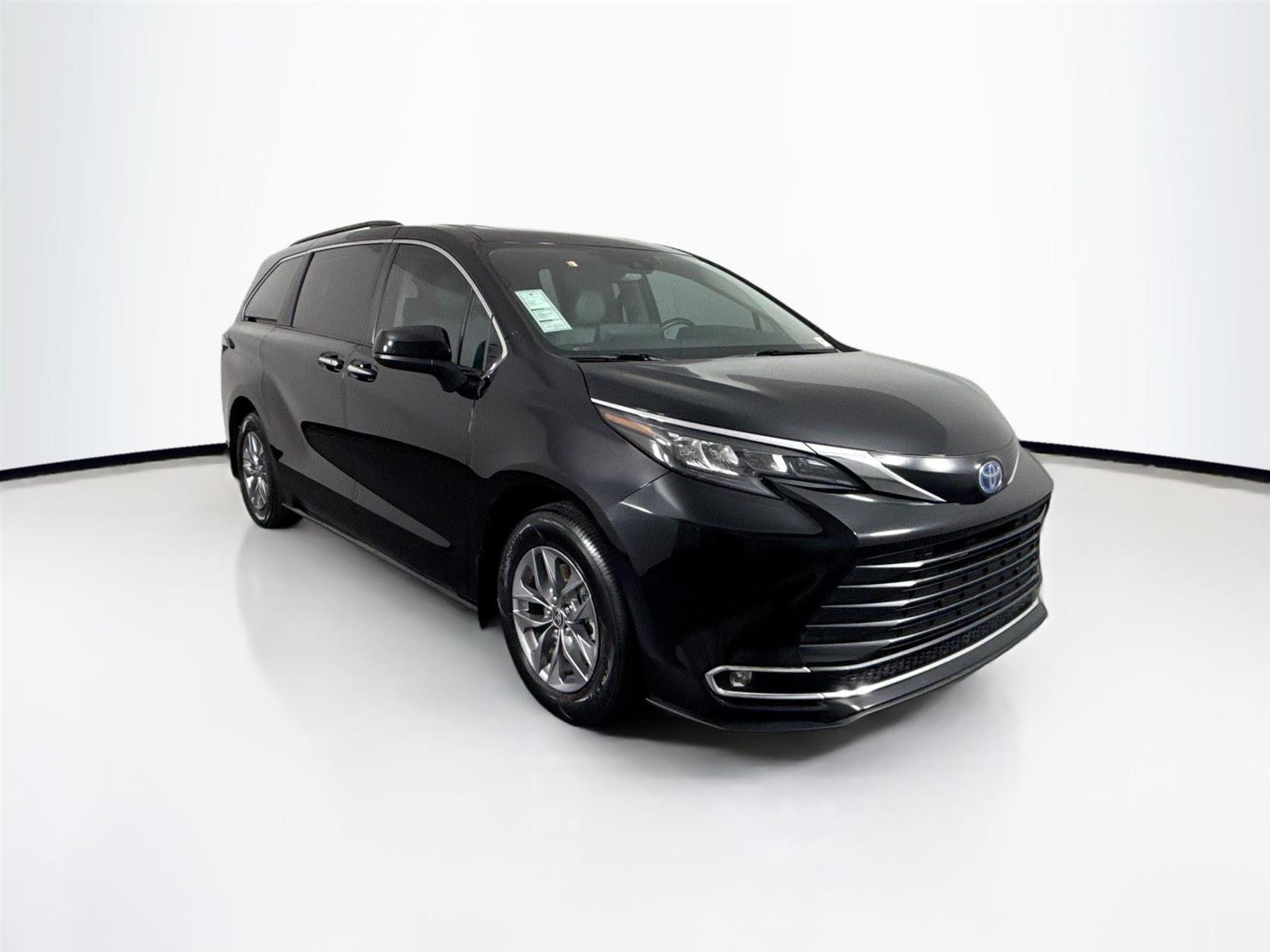 Vehicle image 4 of 47
