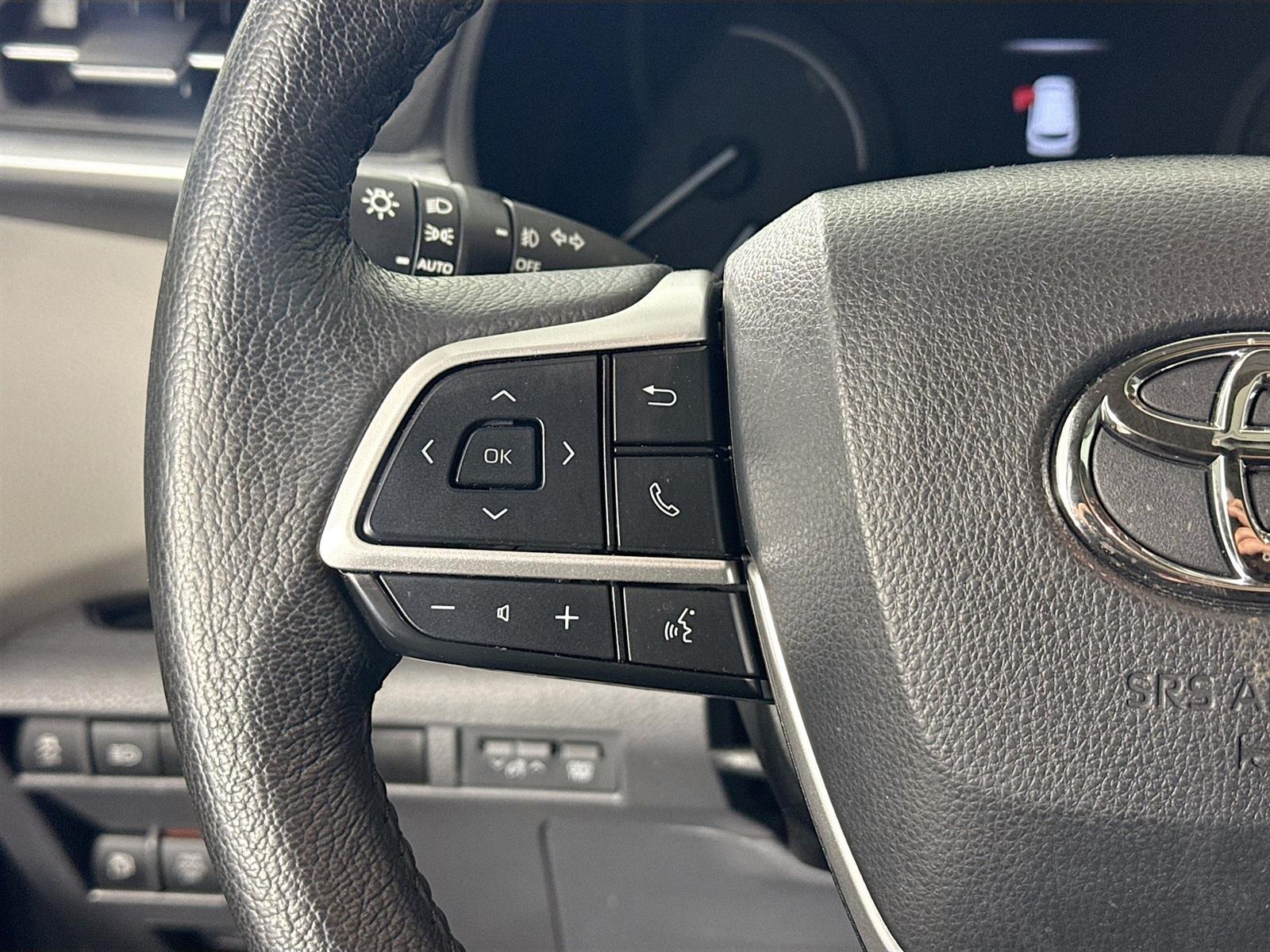 Vehicle image 19 of 47