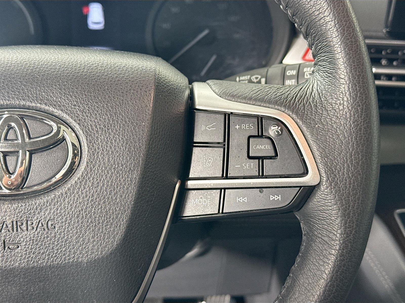 Vehicle image 20 of 47