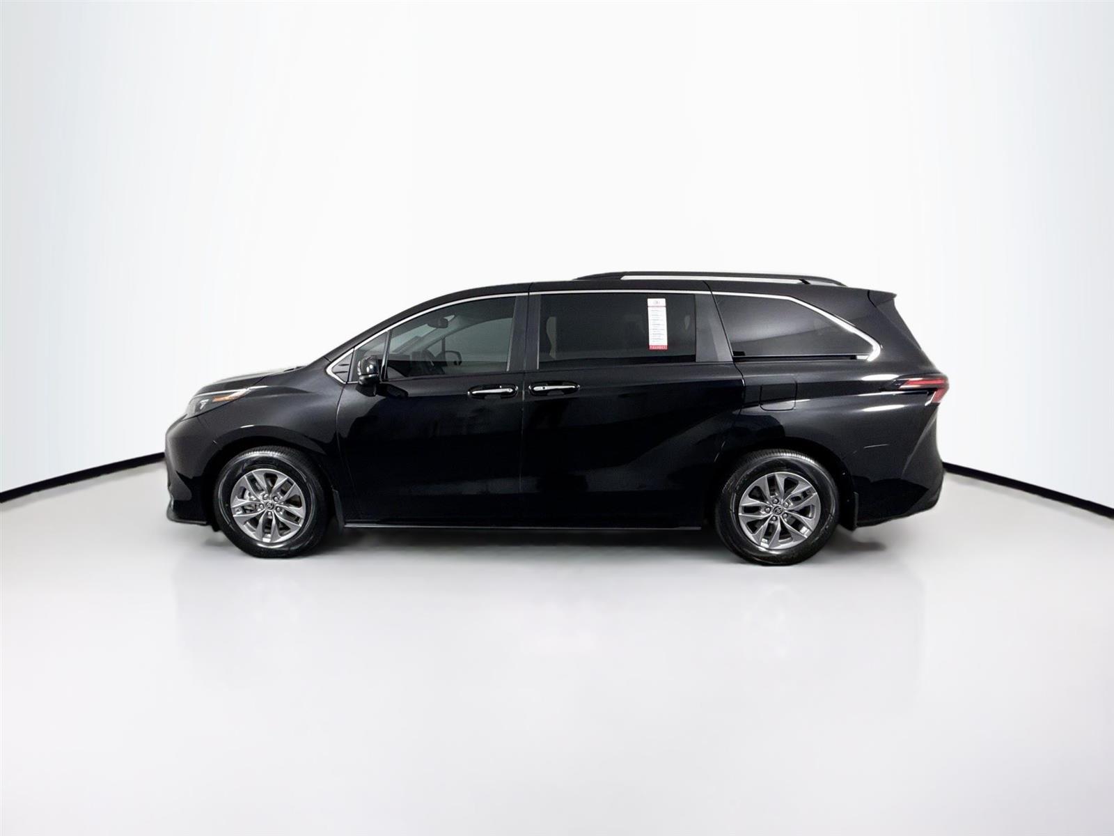 Vehicle image 9 of 47