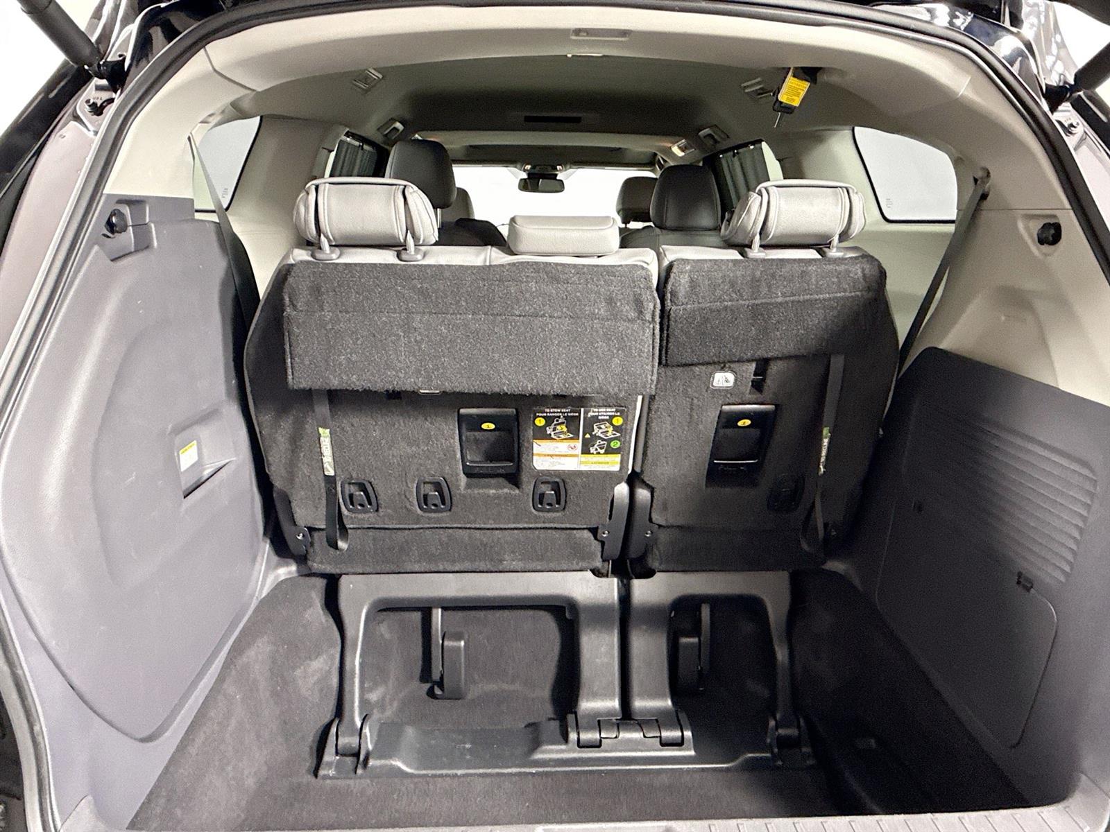 Vehicle image 40 of 47