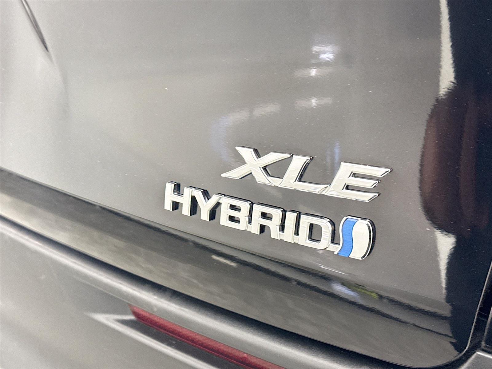 Vehicle image 13 of 47