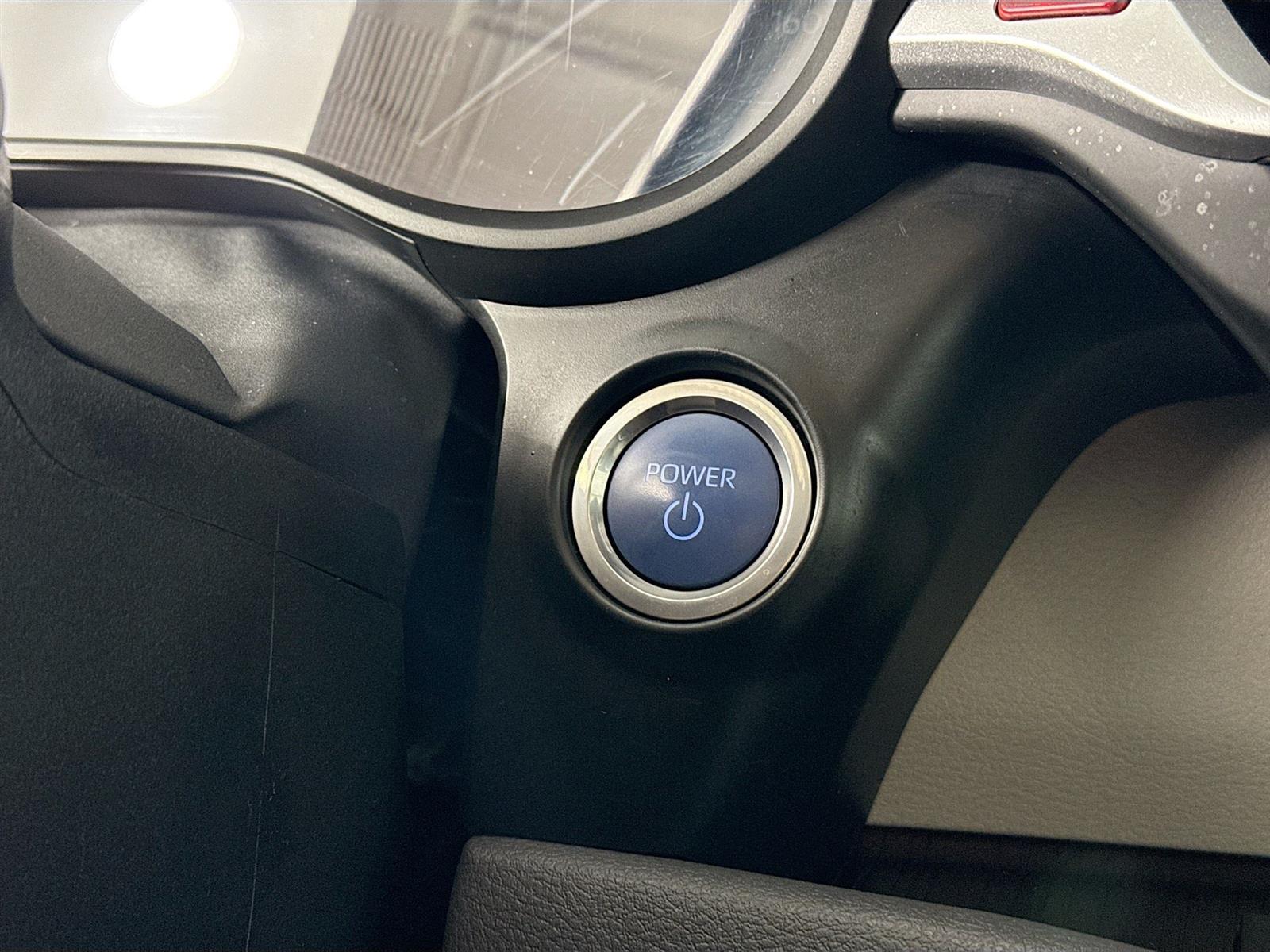 Vehicle image 23 of 47