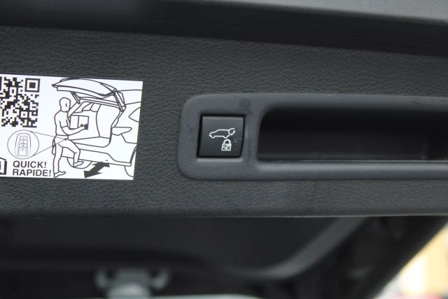 Vehicle image 36 of 39