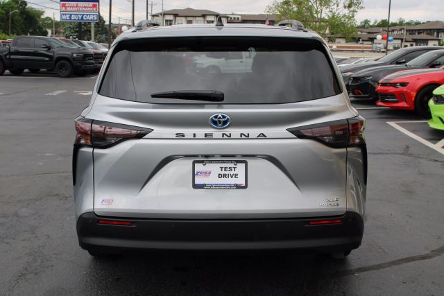 Vehicle image 5 of 39