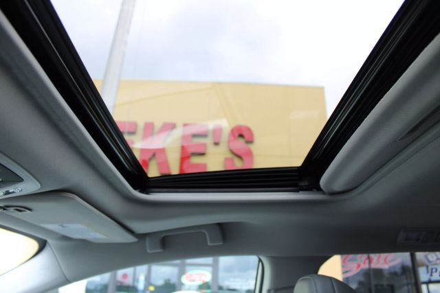 Vehicle image 26 of 39
