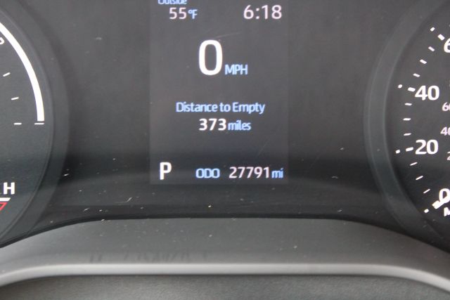 Vehicle image 15 of 39
