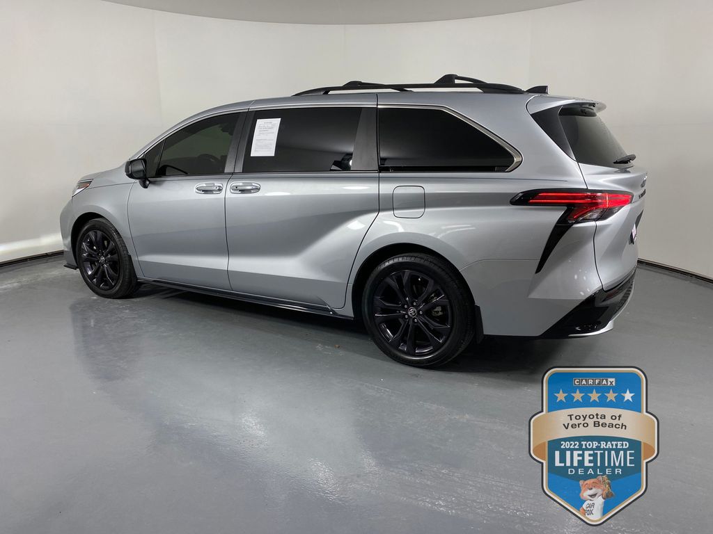Vehicle image 6 of 50