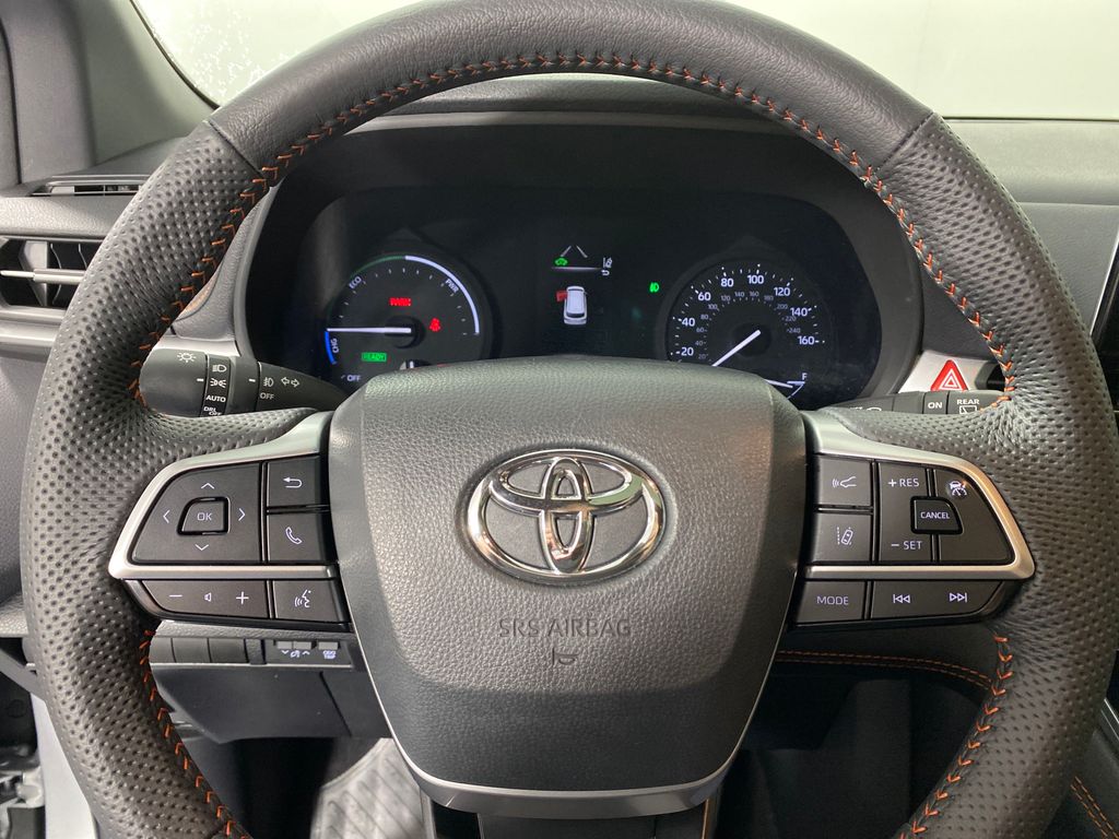 Vehicle image 14 of 50