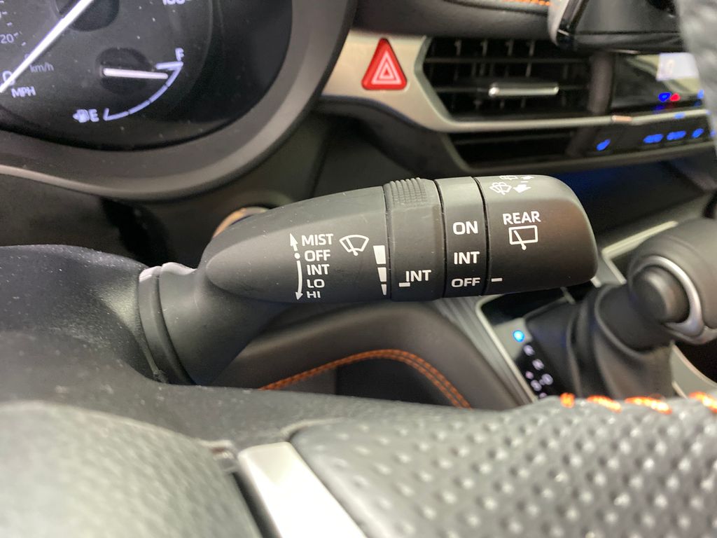 Vehicle image 18 of 50