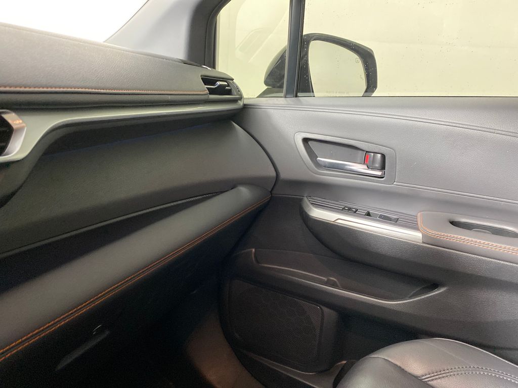 Vehicle image 27 of 50