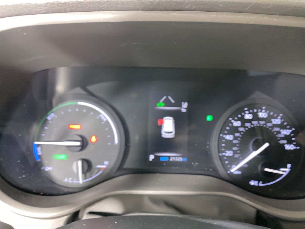 Vehicle image 17 of 50