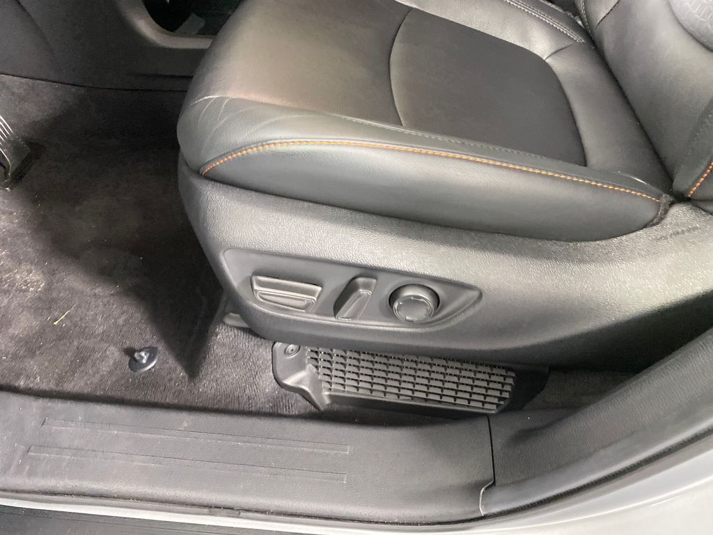 Vehicle image 8 of 50