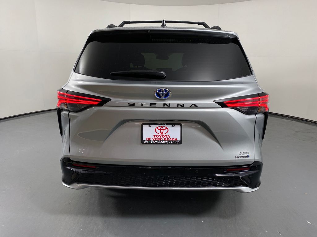Vehicle image 5 of 50