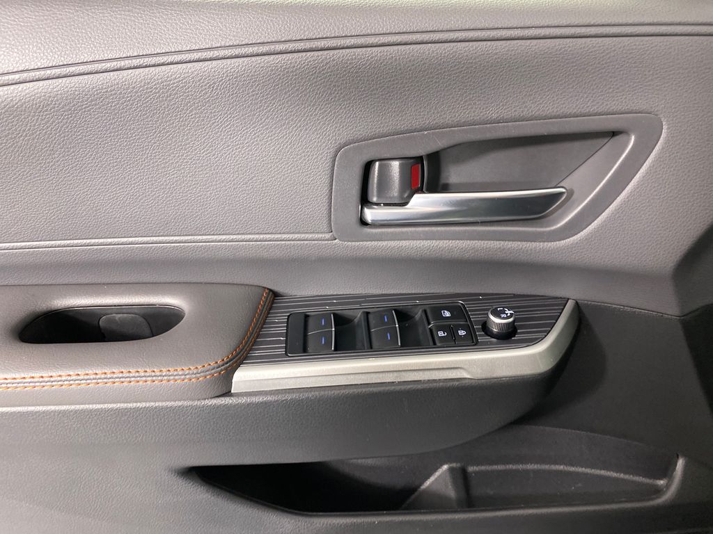 Vehicle image 12 of 50