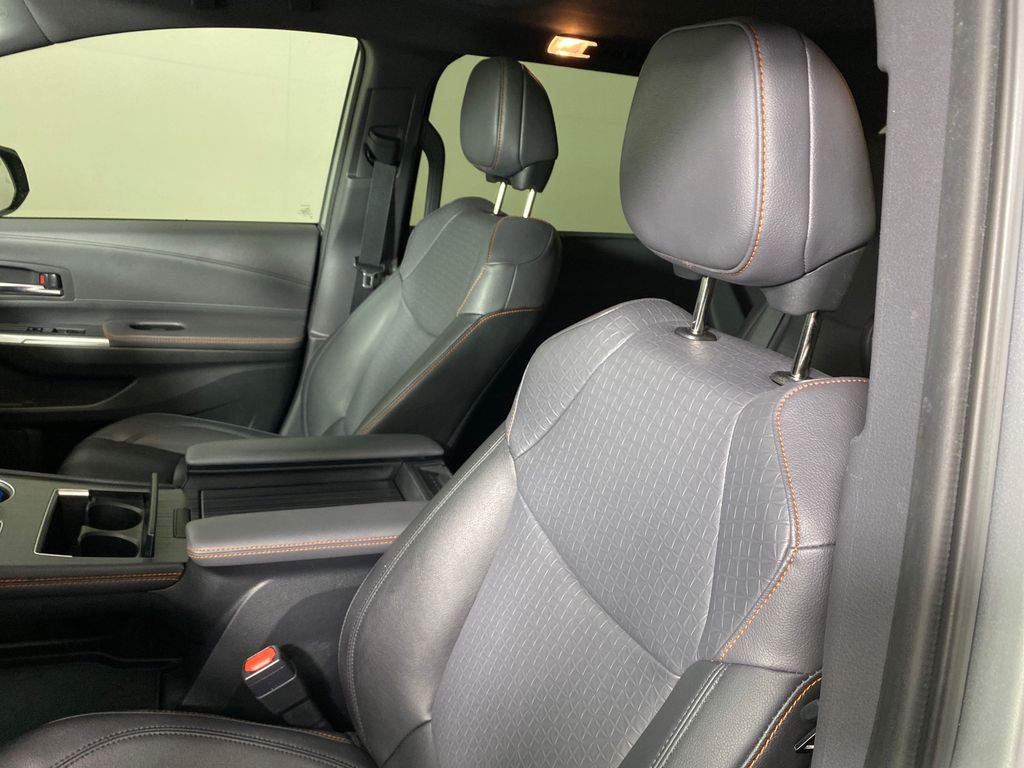 Vehicle image 9 of 50