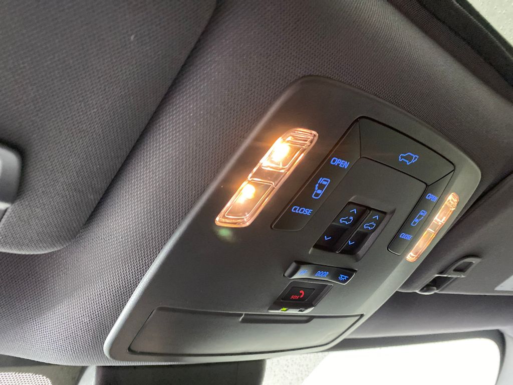 Vehicle image 26 of 50