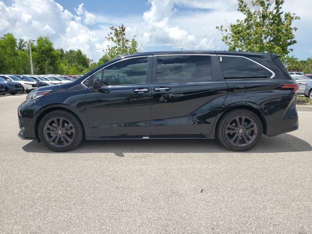 Vehicle image 9 of 40