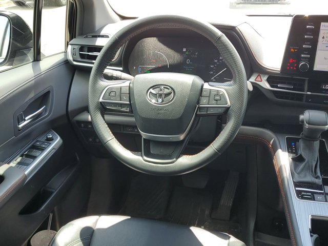 Vehicle image 20 of 40