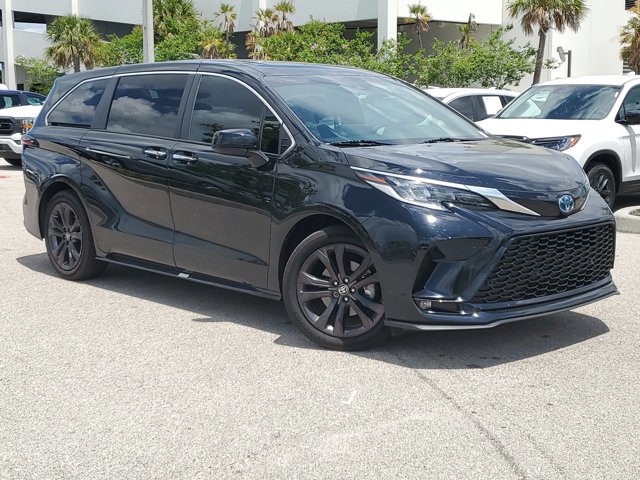 Vehicle image 3 of 40