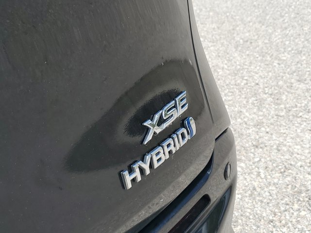 Vehicle image 12 of 40