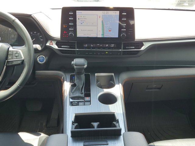 Vehicle image 21 of 40