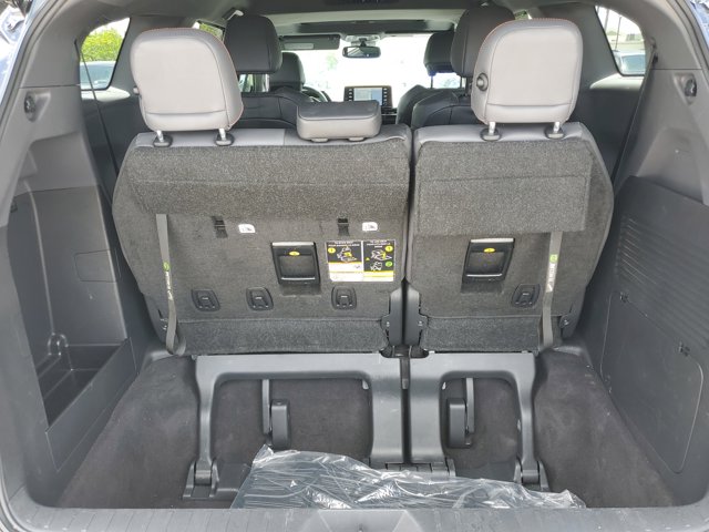 Vehicle image 14 of 40