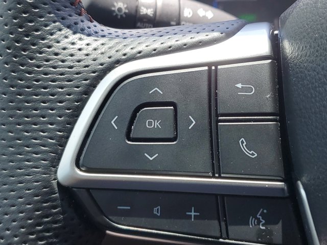 Vehicle image 26 of 40