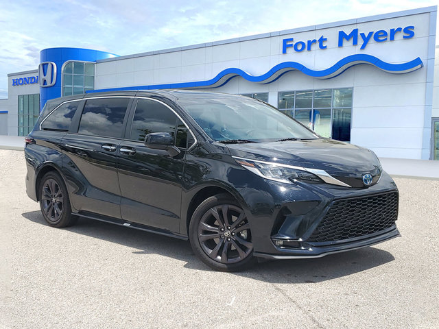Vehicle image 4 of 40