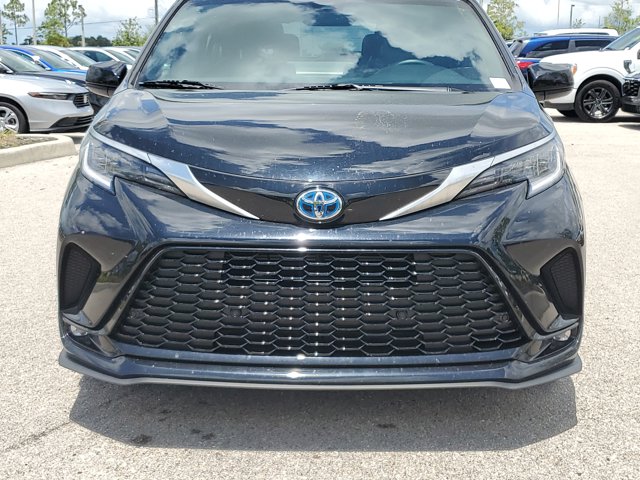 Vehicle image 2 of 40