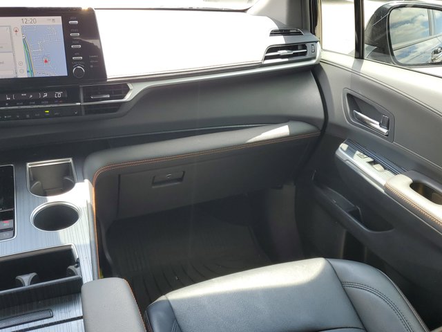 Vehicle image 22 of 40