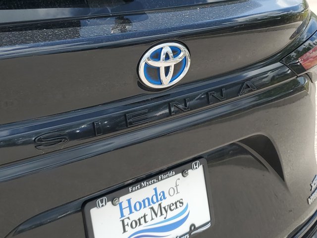 Vehicle image 13 of 40