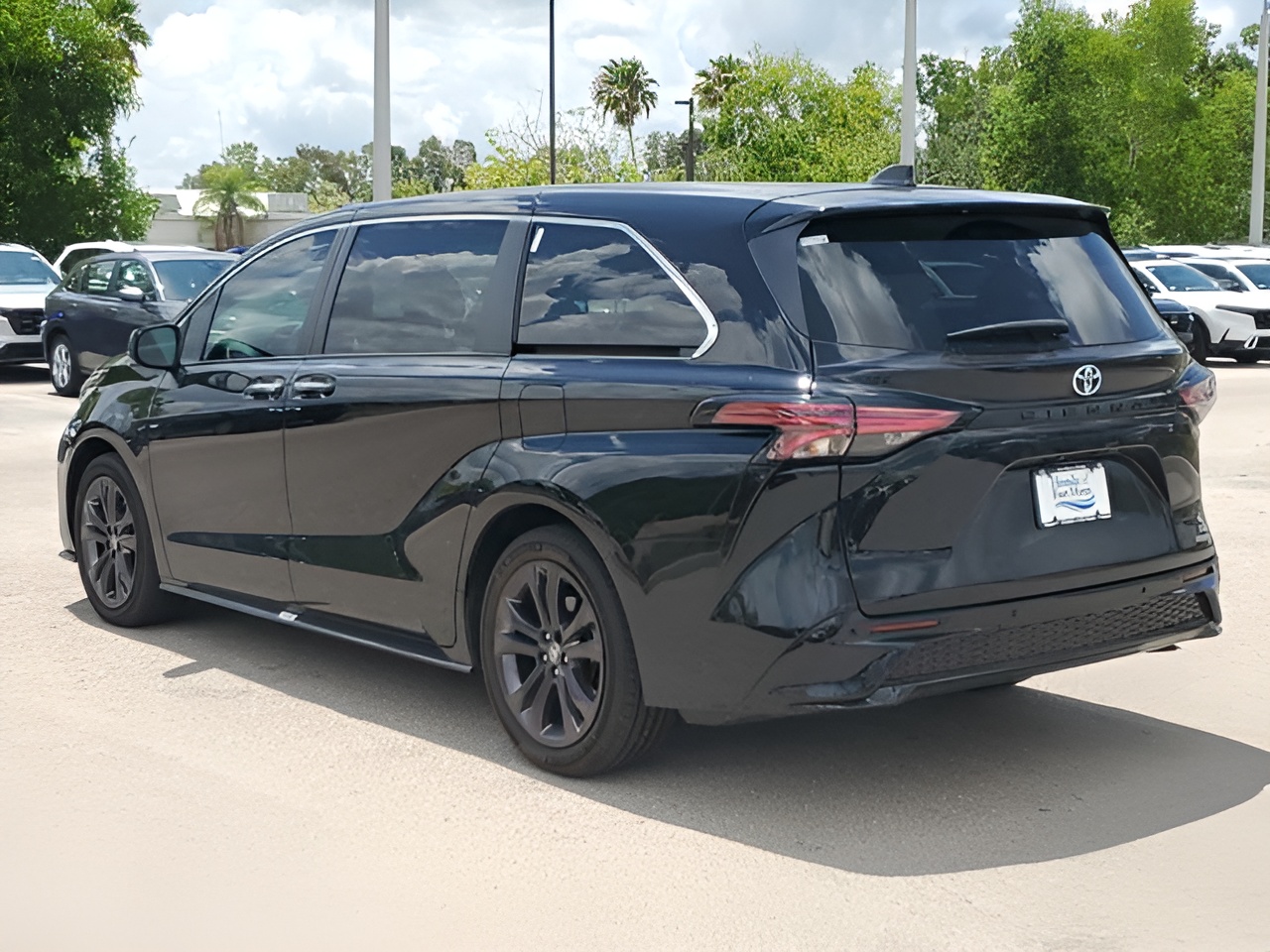 Vehicle image 39 of 40