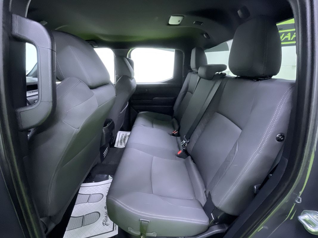 Vehicle image 26 of 29