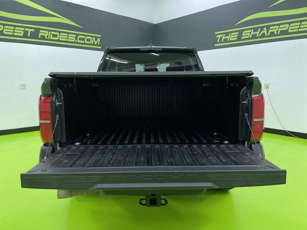 Vehicle image 11 of 29