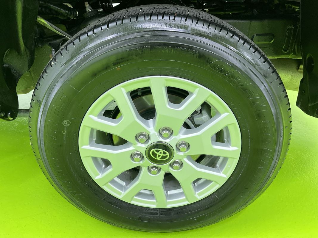 Vehicle image 15 of 29