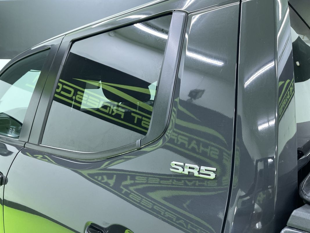 Vehicle image 14 of 29
