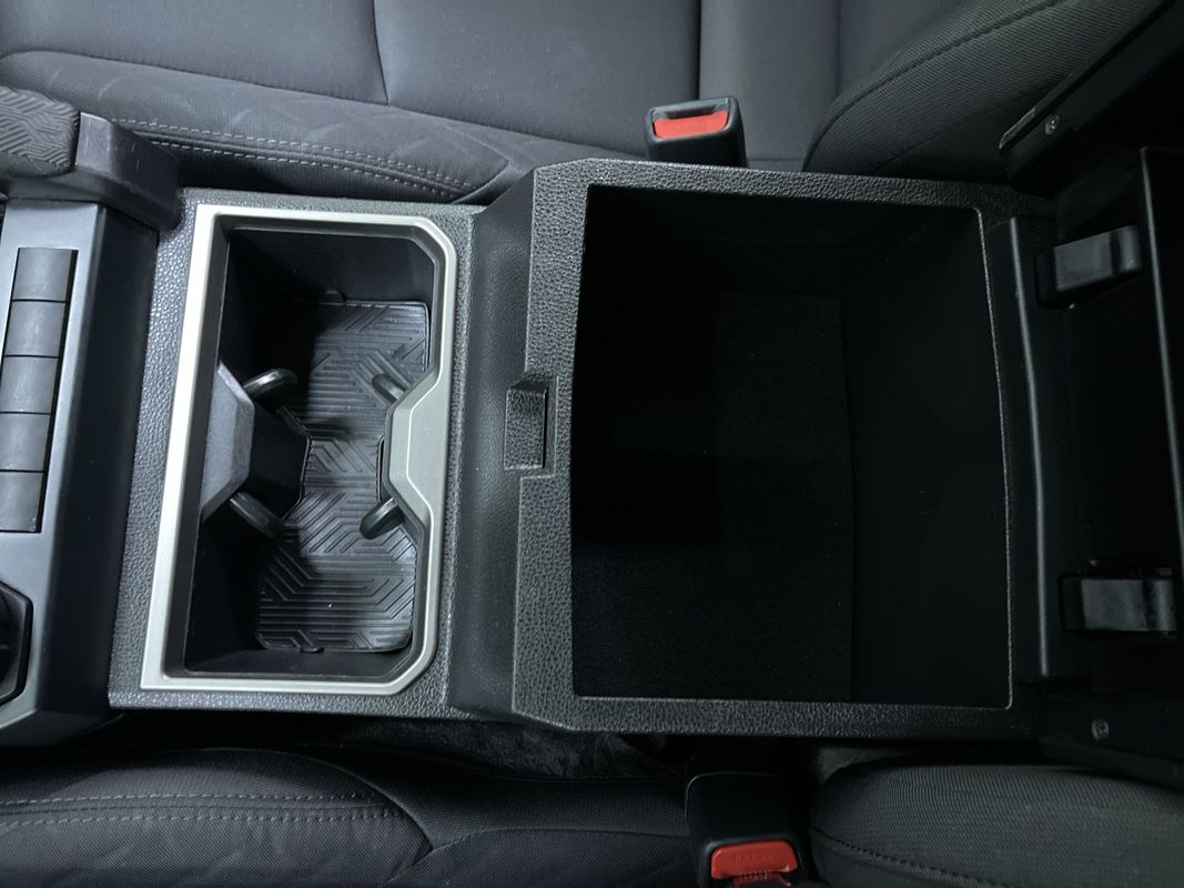 Vehicle image 25 of 29