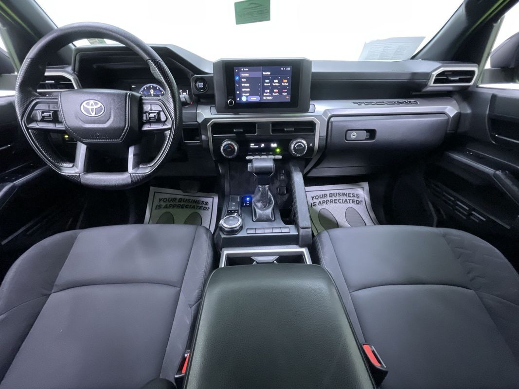 Vehicle image 18 of 29