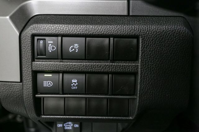 Vehicle image 37 of 50