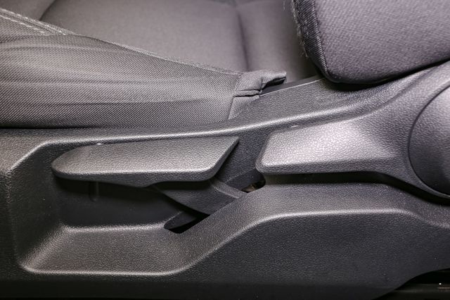 Vehicle image 32 of 50