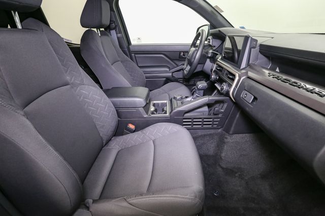 Vehicle image 17 of 50