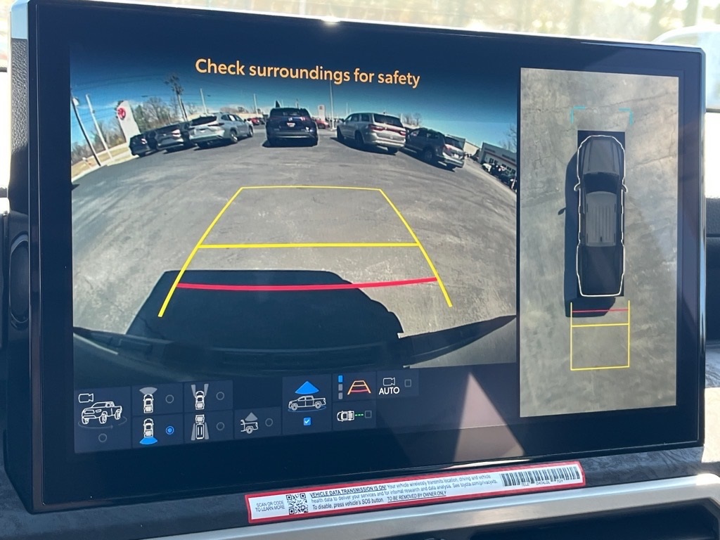Vehicle image 16 of 32